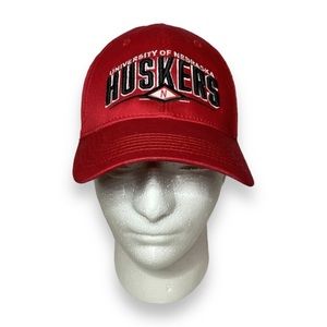 Captivating Mens University of Nebraska Huskers SnapBack Cap, Red, OSFM